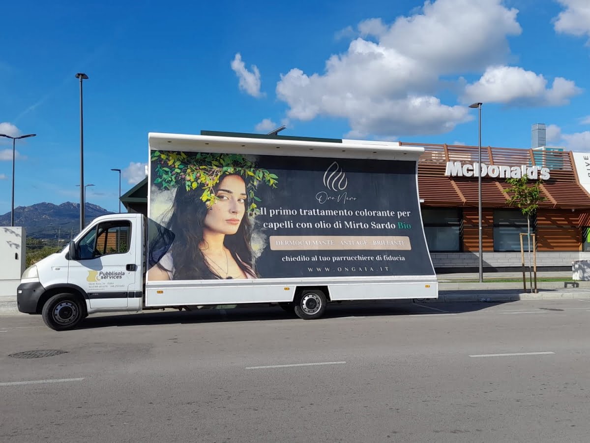 Camion Vela Olbia Pubblisola Services Camion Vela Olbia Pubblisola Services
